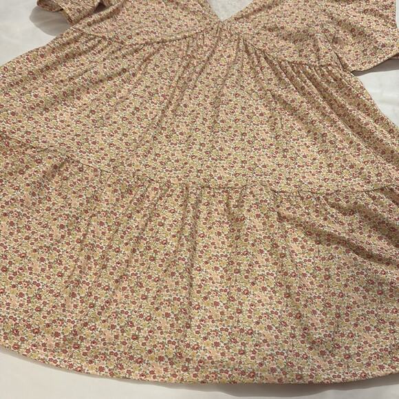 Tuckernuck Hyacinth House Womens XS Ditsy Floral Puff Sleeve Tiered Mini Dress - Picture 4 of 8